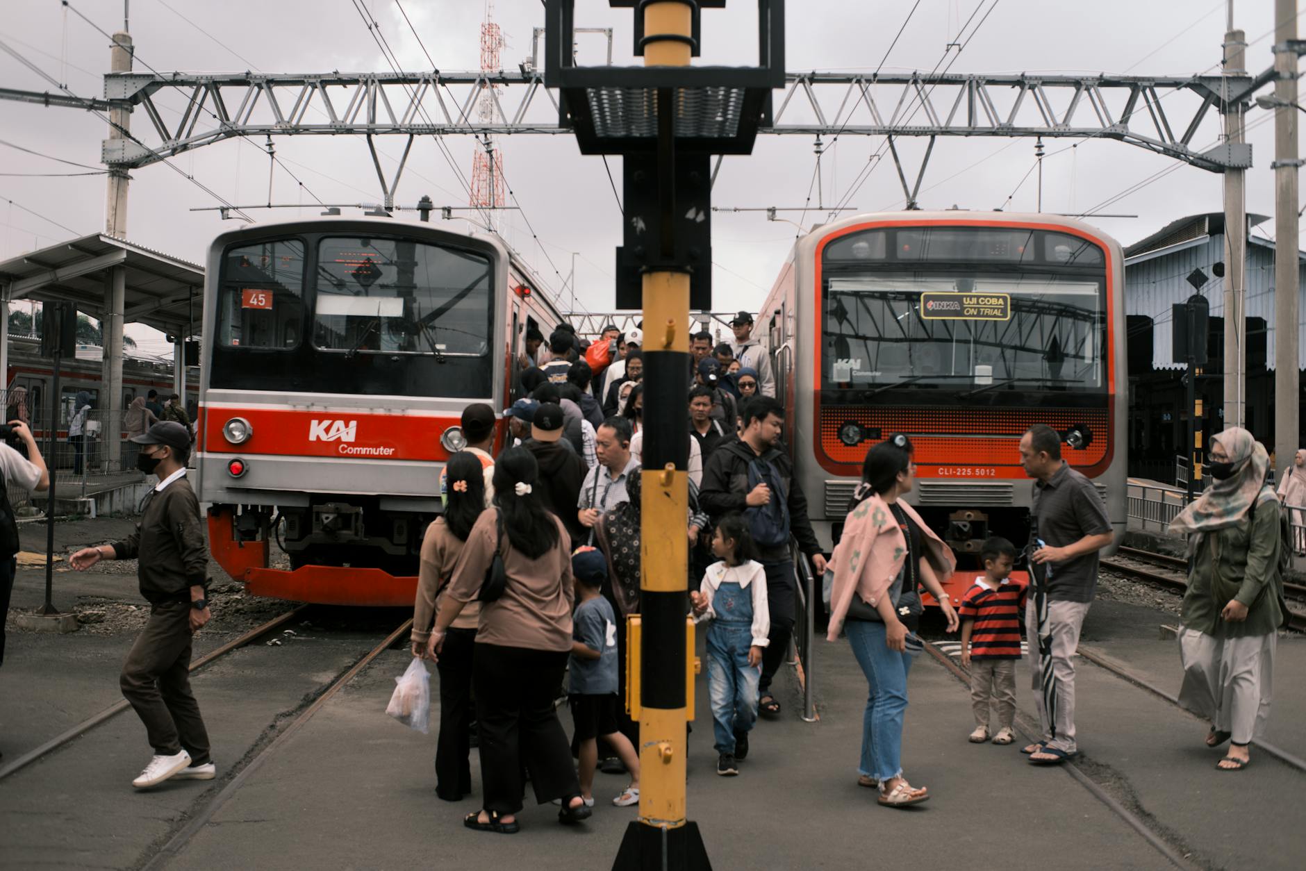 Peta interaktif Kabupaten dengan 50 kota menampilkan jaringan transportasi, landmark, dan batas administratif.