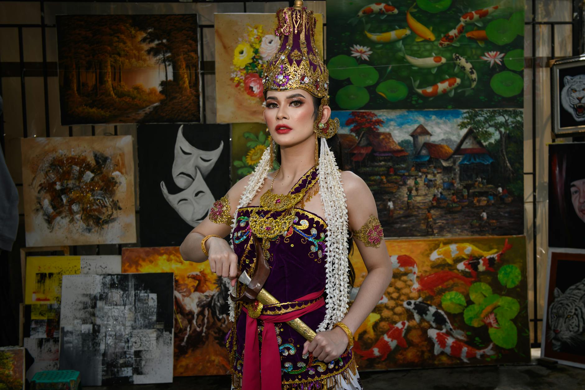Pameran seni tradisional menampilkan tarian, lukisan, dan kerajinan khas budaya Indonesia