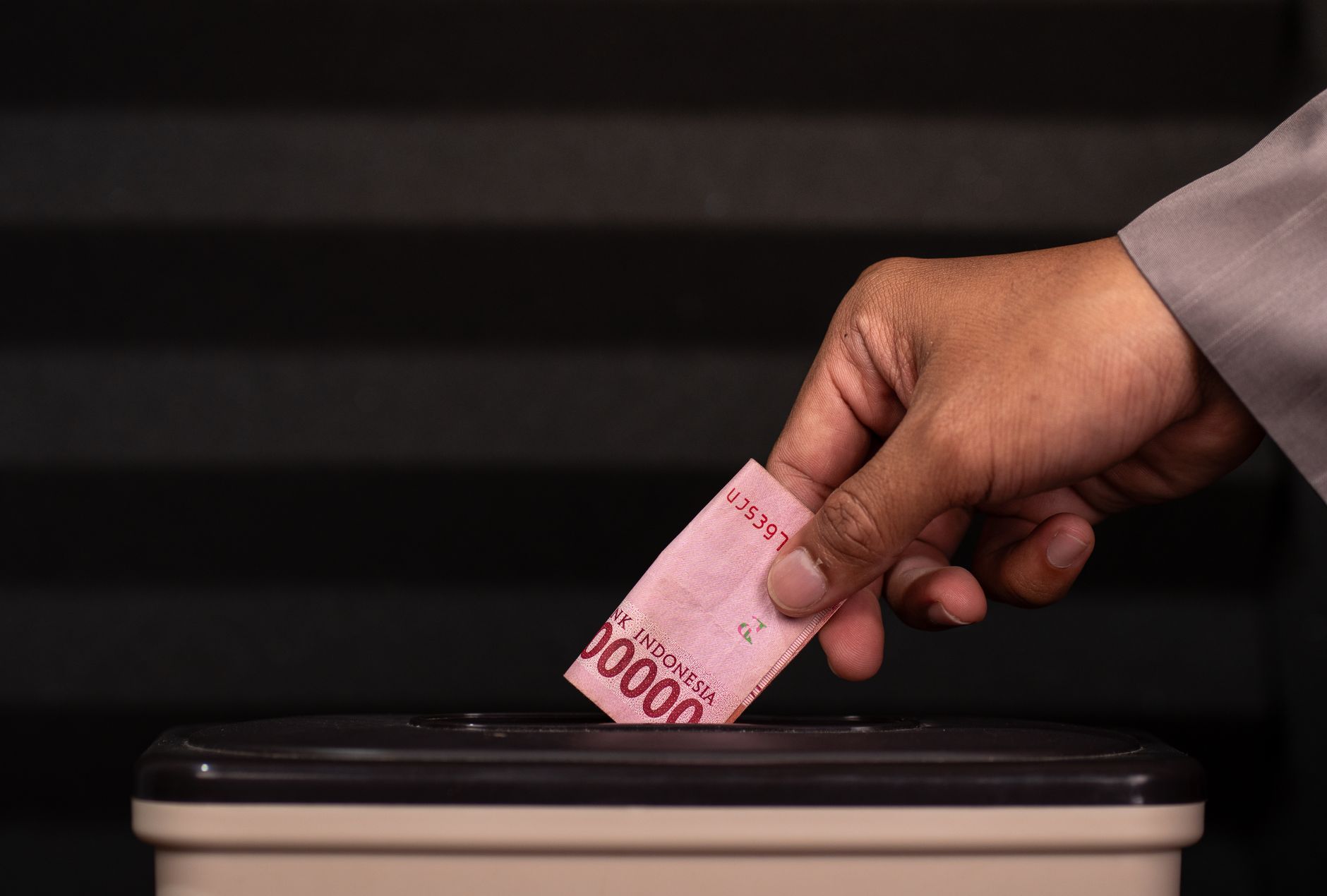 Grafik pertumbuhan ekonomi Indonesia menampilkan tren positif dalam sektor bisnis dan investasi